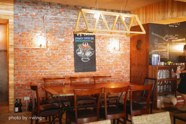 PS TAPAS 西班牙海鮮餐酒館(光復店)：［台北東區］道地異國地中海料理。PS TAPAS 西班牙海鮮餐酒館(光復店) 體驗