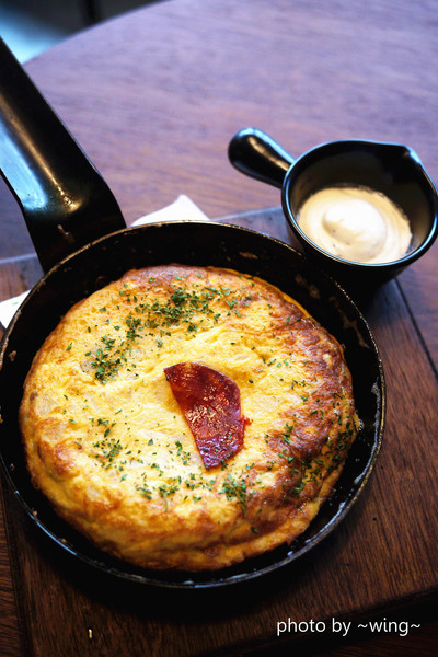 PS TAPAS 西班牙海鮮餐酒館(光復店)：［台北東區］道地異國地中海料理。PS TAPAS 西班牙海鮮餐酒館(光復店) 體驗