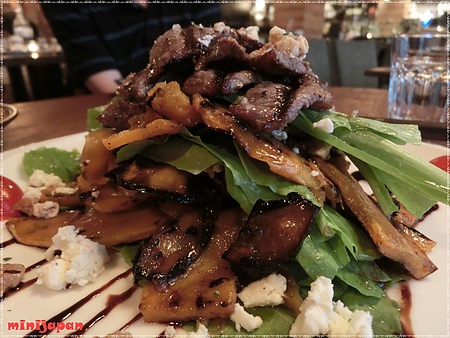 ps tapas~碳烤南瓜波菜牛肉沙拉近拍.JPG