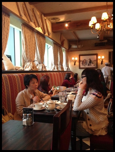 PAUL保羅麵包沙龍(信義店)：【信義店】PAUL保羅麵包沙龍－1001YA千層派！！！