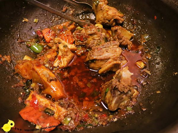 【台北】四川紅頂級乾鍋料理-正統四川煲鍋-雞腿排骨煲鍋