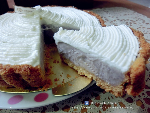 布朗尼甜點-Brownie Patisserie:【愛評網口碑券§第97彈】台中公益路蛋糕甜點/伴手禮/送禮最佳選擇!推薦:85%松露布朗尼+檸檬生乳蛋糕+芋頭生乳塔*布朗尼甜點-Brownie Patisserie*@跟著Yumi尤美美動吃動吃(體驗日:2015年5月30日)