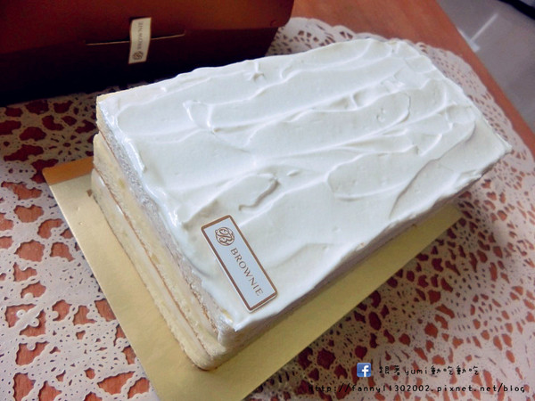 布朗尼甜點-Brownie Patisserie:【愛評網口碑券§第97彈】台中公益路蛋糕甜點/伴手禮/送禮最佳選擇!推薦:85%松露布朗尼+檸檬生乳蛋糕+芋頭生乳塔*布朗尼甜點-Brownie Patisserie*@跟著Yumi尤美美動吃動吃(體驗日:2015年5月30日)