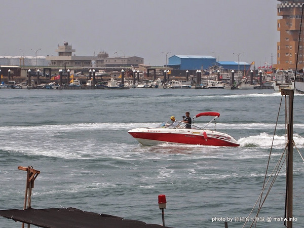 宏興海上觀光船：【景點】台中宏興海上觀光船@清水梧棲觀光漁港美人漁碼頭 : 水面沒有你想像中的平靜…體驗一下不同的刺激與愉悅感!