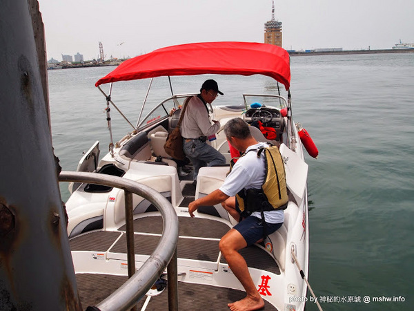 宏興海上觀光船：【景點】台中宏興海上觀光船@清水梧棲觀光漁港美人漁碼頭 : 水面沒有你想像中的平靜…體驗一下不同的刺激與愉悅感!