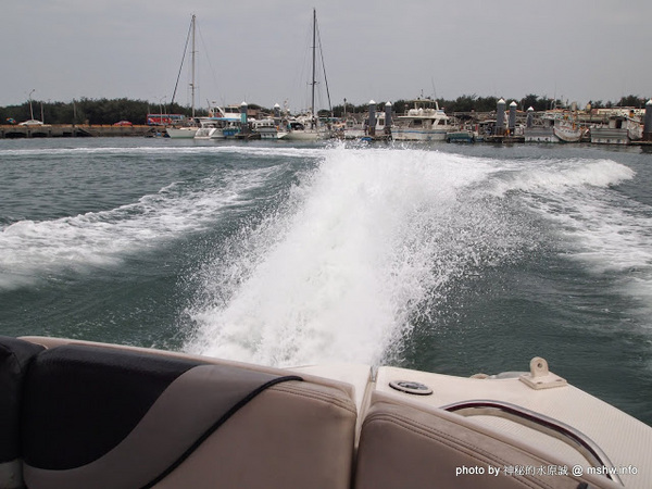宏興海上觀光船：【景點】台中宏興海上觀光船@清水梧棲觀光漁港美人漁碼頭 : 水面沒有你想像中的平靜…體驗一下不同的刺激與愉悅感!