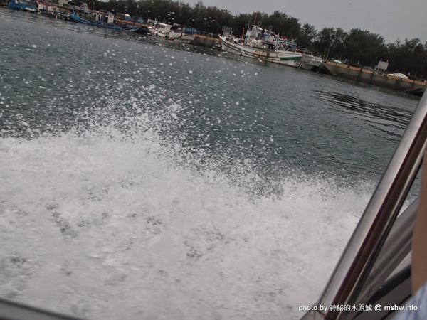 宏興海上觀光船：【景點】台中宏興海上觀光船@清水梧棲觀光漁港美人漁碼頭 : 水面沒有你想像中的平靜…體驗一下不同的刺激與愉悅感!