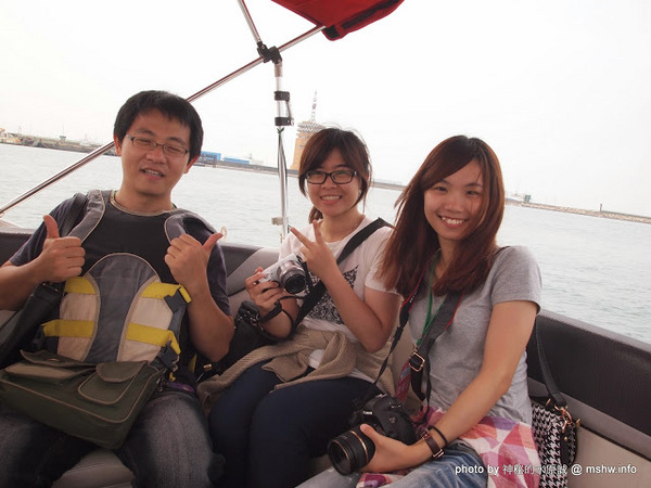 宏興海上觀光船：【景點】台中宏興海上觀光船@清水梧棲觀光漁港美人漁碼頭 : 水面沒有你想像中的平靜…體驗一下不同的刺激與愉悅感!