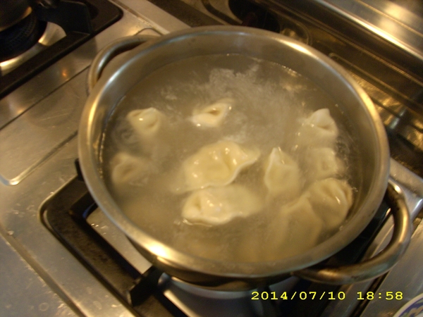 喬園手工大水餃：手工水餃嚐鮮趣～ 喬園手工大水餃-『創意新奇手工水餃』宅配免費體驗 ！