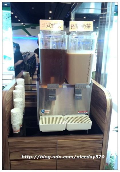 旺角迷你石頭火鍋(中華店):萬華區美食|旺角迷你石頭火鍋(中華店)~梅花豬肉鮮嫩可口