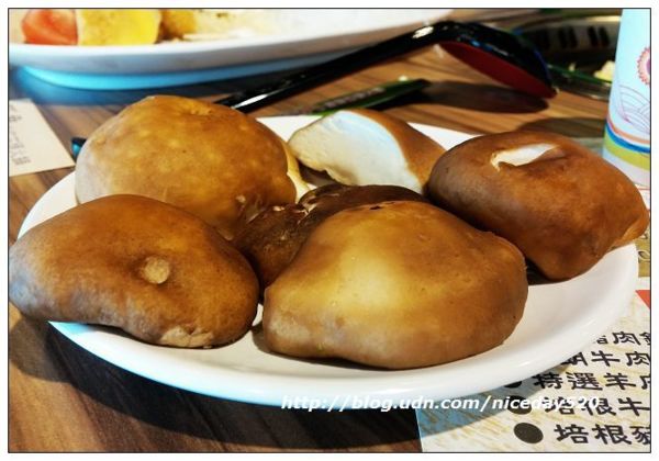 旺角迷你石頭火鍋(中華店):萬華區美食|旺角迷你石頭火鍋(中華店)~梅花豬肉鮮嫩可口