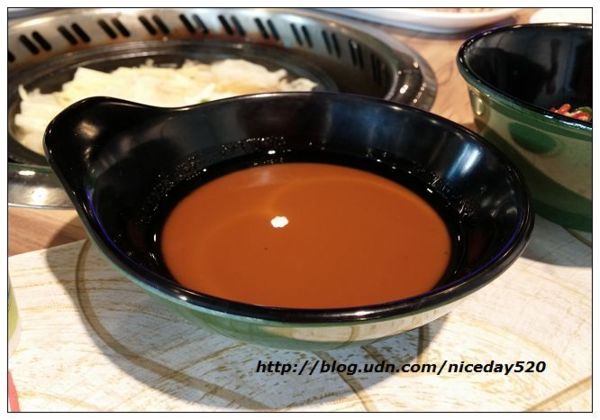 旺角迷你石頭火鍋(中華店):萬華區美食|旺角迷你石頭火鍋(中華店)~梅花豬肉鮮嫩可口