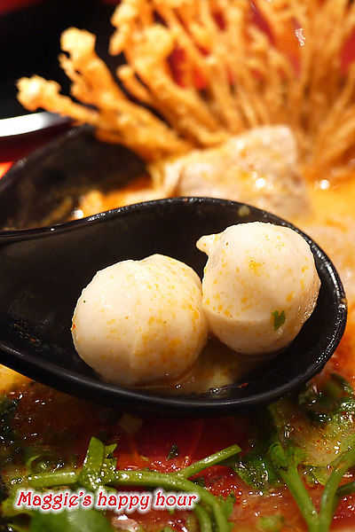 大心 新泰式麵食：【大心新泰式麵食－全球首店】瓦城餐飲集團。好吃的泰式酸辣麵套餐