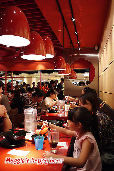 大心 新泰式麵食：【大心新泰式麵食－全球首店】瓦城餐飲集團。好吃的泰式酸辣麵套餐