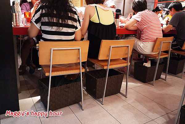 大心 新泰式麵食：【大心新泰式麵食－全球首店】瓦城餐飲集團。好吃的泰式酸辣麵套餐