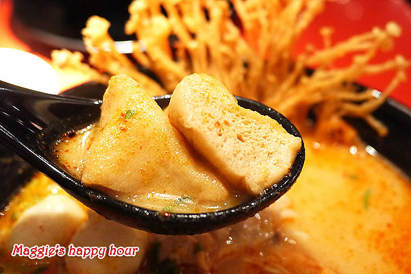 大心 新泰式麵食：【大心新泰式麵食－全球首店】瓦城餐飲集團。好吃的泰式酸辣麵套餐