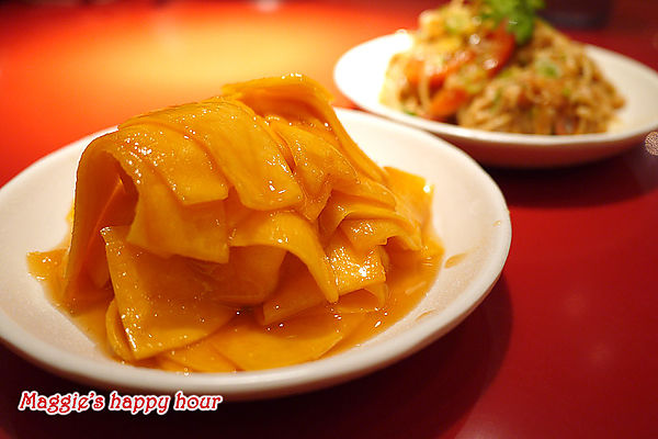 大心 新泰式麵食：【大心新泰式麵食－全球首店】瓦城餐飲集團。好吃的泰式酸辣麵套餐