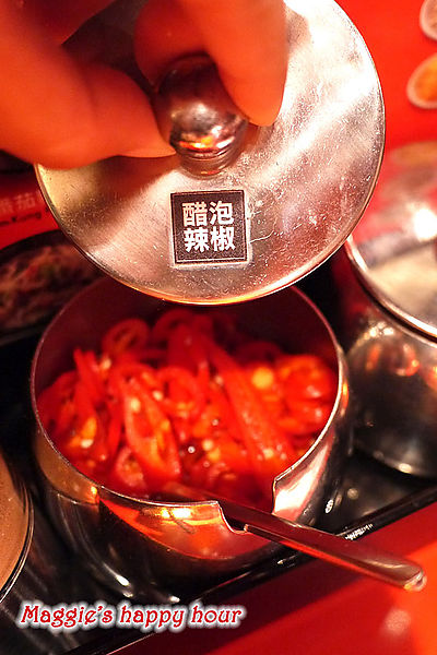 大心 新泰式麵食：【大心新泰式麵食－全球首店】瓦城餐飲集團。好吃的泰式酸辣麵套餐