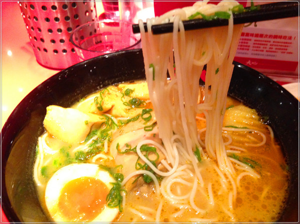 瓦城大心新泰式麵食館:【♥美食】瓦城新品牌大大滿足大大開心-大心新泰式麵食 Very Thai Noodles