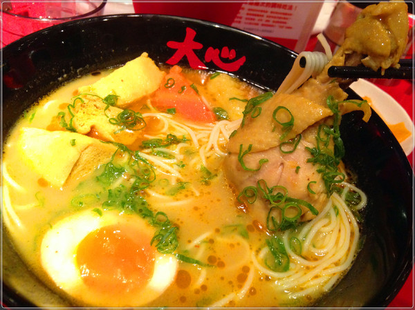 瓦城大心新泰式麵食館:【♥美食】瓦城新品牌大大滿足大大開心-大心新泰式麵食 Very Thai Noodles