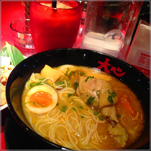 瓦城大心新泰式麵食館:【♥美食】瓦城新品牌大大滿足大大開心-大心新泰式麵食 Very Thai Noodles