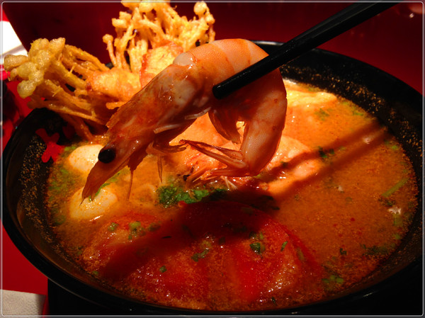 瓦城大心新泰式麵食館:【♥美食】瓦城新品牌大大滿足大大開心-大心新泰式麵食 Very Thai Noodles