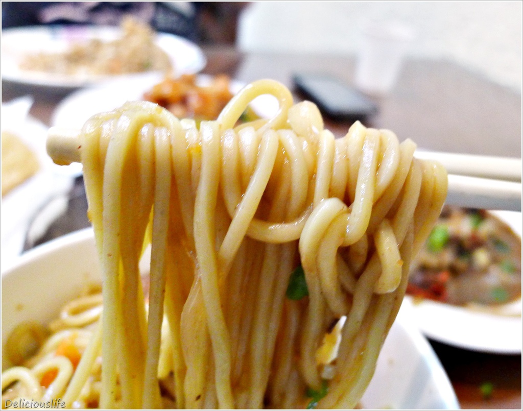 沙茶豬肉炒麵70-2