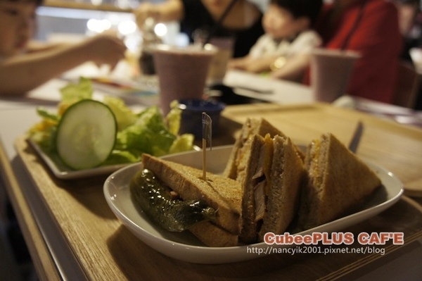 Cubeeplus咖啡:台北內湖。復仇者聯盟人物一次到位【cubeePLUS CAFE】
