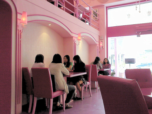 粉紅窩(文山店):粉紅窩咖啡屋-鳳山區文濱路71號