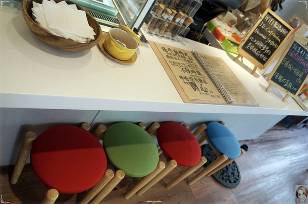 CafeHuHa! 呼哈咖啡：台北 天母 呼哈咖啡~夢幻馬車悠閒度日去