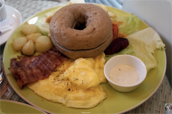 CafeHuHa! 呼哈咖啡：台北 天母 呼哈咖啡~夢幻馬車悠閒度日去