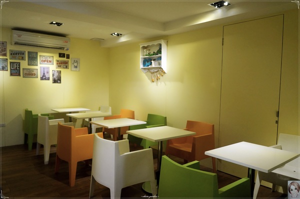 CafeHuHa! 呼哈咖啡：台北 天母 呼哈咖啡~夢幻馬車悠閒度日去