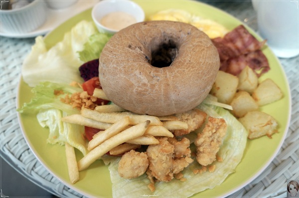 CafeHuHa! 呼哈咖啡：台北 天母 呼哈咖啡~夢幻馬車悠閒度日去