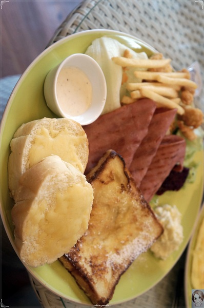 CafeHuHa! 呼哈咖啡：台北 天母 呼哈咖啡~夢幻馬車悠閒度日去