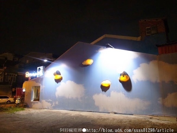 海安路藝術街:【旅行遊記。台南中西區】海安路裝置藝術街。錯誤沒落後的重塑 城市與藝術蹦出新的火花