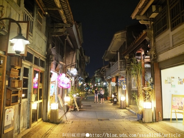 海安路藝術街:【旅行遊記。台南中西區】海安路裝置藝術街。錯誤沒落後的重塑 城市與藝術蹦出新的火花