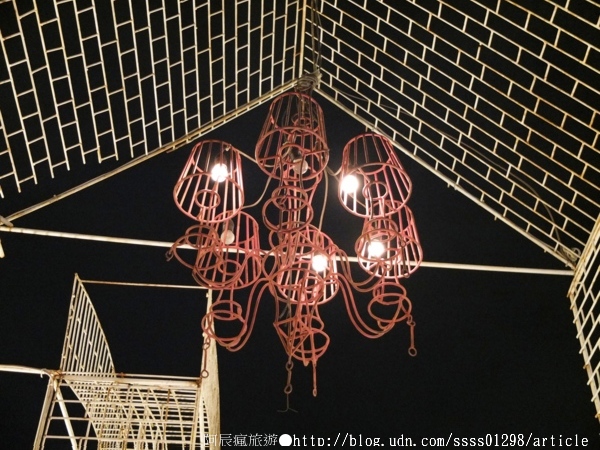 海安路藝術街:【旅行遊記。台南中西區】海安路裝置藝術街。錯誤沒落後的重塑 城市與藝術蹦出新的火花