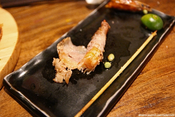 九日味噌燒肉丼專門店：九日味噌燒肉丼專門店❤牛排丼飯、烤餅抓住我的胃了~103.05.28