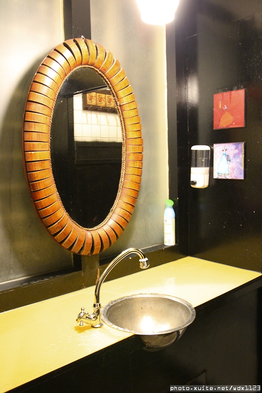 九日味噌燒肉丼專門店：九日味噌燒肉丼專門店❤牛排丼飯、烤餅抓住我的胃了~103.05.28