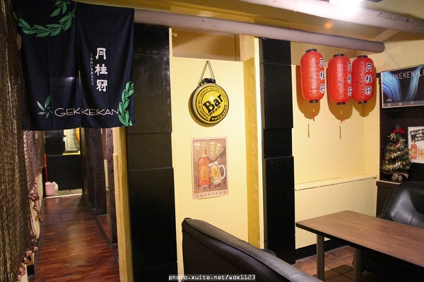 九日味噌燒肉丼專門店：九日味噌燒肉丼專門店❤牛排丼飯、烤餅抓住我的胃了~103.05.28