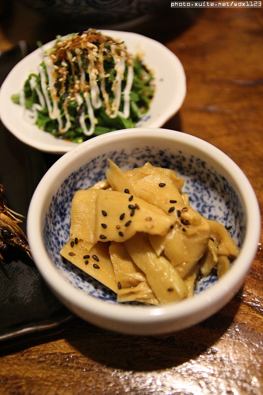九日味噌燒肉丼專門店：九日味噌燒肉丼專門店❤牛排丼飯、烤餅抓住我的胃了~103.05.28