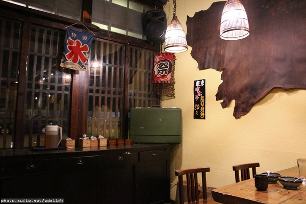 九日味噌燒肉丼專門店：九日味噌燒肉丼專門店❤牛排丼飯、烤餅抓住我的胃了~103.05.28