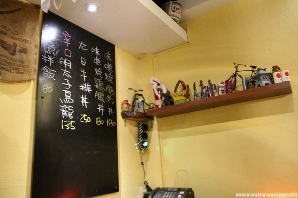 九日味噌燒肉丼專門店：九日味噌燒肉丼專門店❤牛排丼飯、烤餅抓住我的胃了~103.05.28