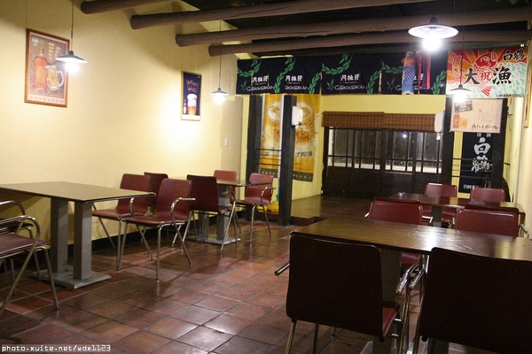 九日味噌燒肉丼專門店：九日味噌燒肉丼專門店❤牛排丼飯、烤餅抓住我的胃了~103.05.28