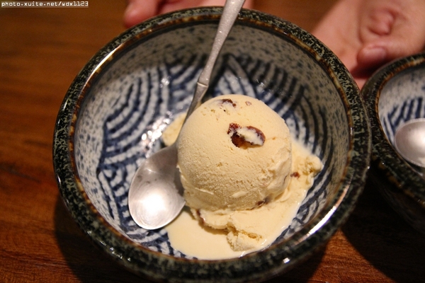 九日味噌燒肉丼專門店：九日味噌燒肉丼專門店❤牛排丼飯、烤餅抓住我的胃了~103.05.28