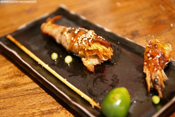 九日味噌燒肉丼專門店：九日味噌燒肉丼專門店❤牛排丼飯、烤餅抓住我的胃了~103.05.28