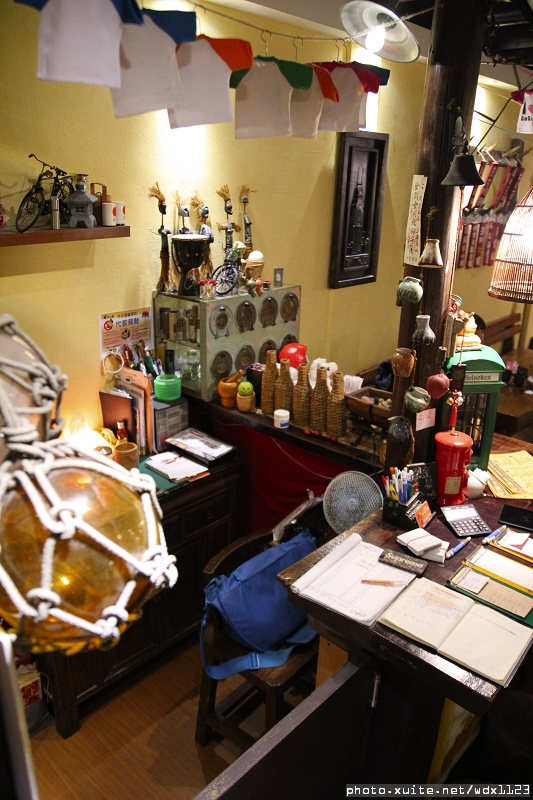 九日味噌燒肉丼專門店：九日味噌燒肉丼專門店❤牛排丼飯、烤餅抓住我的胃了~103.05.28