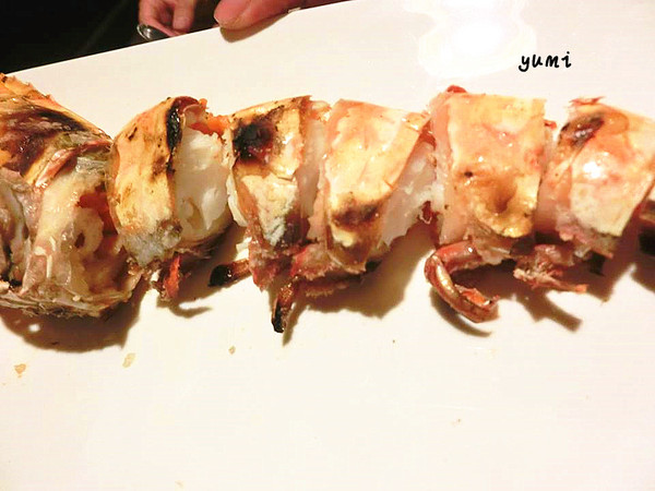 九日味噌燒肉丼專門店：【台中食記】巨無霸手臂蝦~緊緊抓住我的胃＠九日味噌燒肉丼專門店