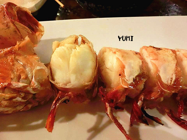 九日味噌燒肉丼專門店：【台中食記】三訪!!! 超犯規巨無霸手臂蝦又霸氣登場(真的是療癒系美食)@九日味噌燒肉丼專門店