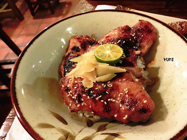 九日味噌燒肉丼專門店：【台中食記】三訪!!! 超犯規巨無霸手臂蝦又霸氣登場(真的是療癒系美食)@九日味噌燒肉丼專門店